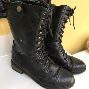 Combat boots
